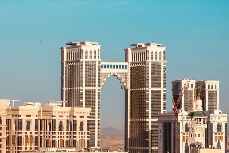 أبراج فندقية ومبانٍ سكنية في مكة المكرمة