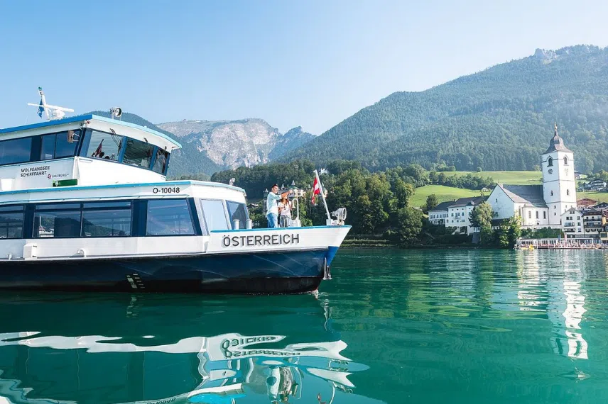 رحلات القوارب في البحيرات